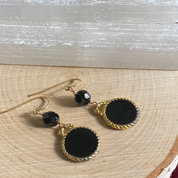 1/20 14K Black dangle earrings 🖤✨ - Picture 4 of 6